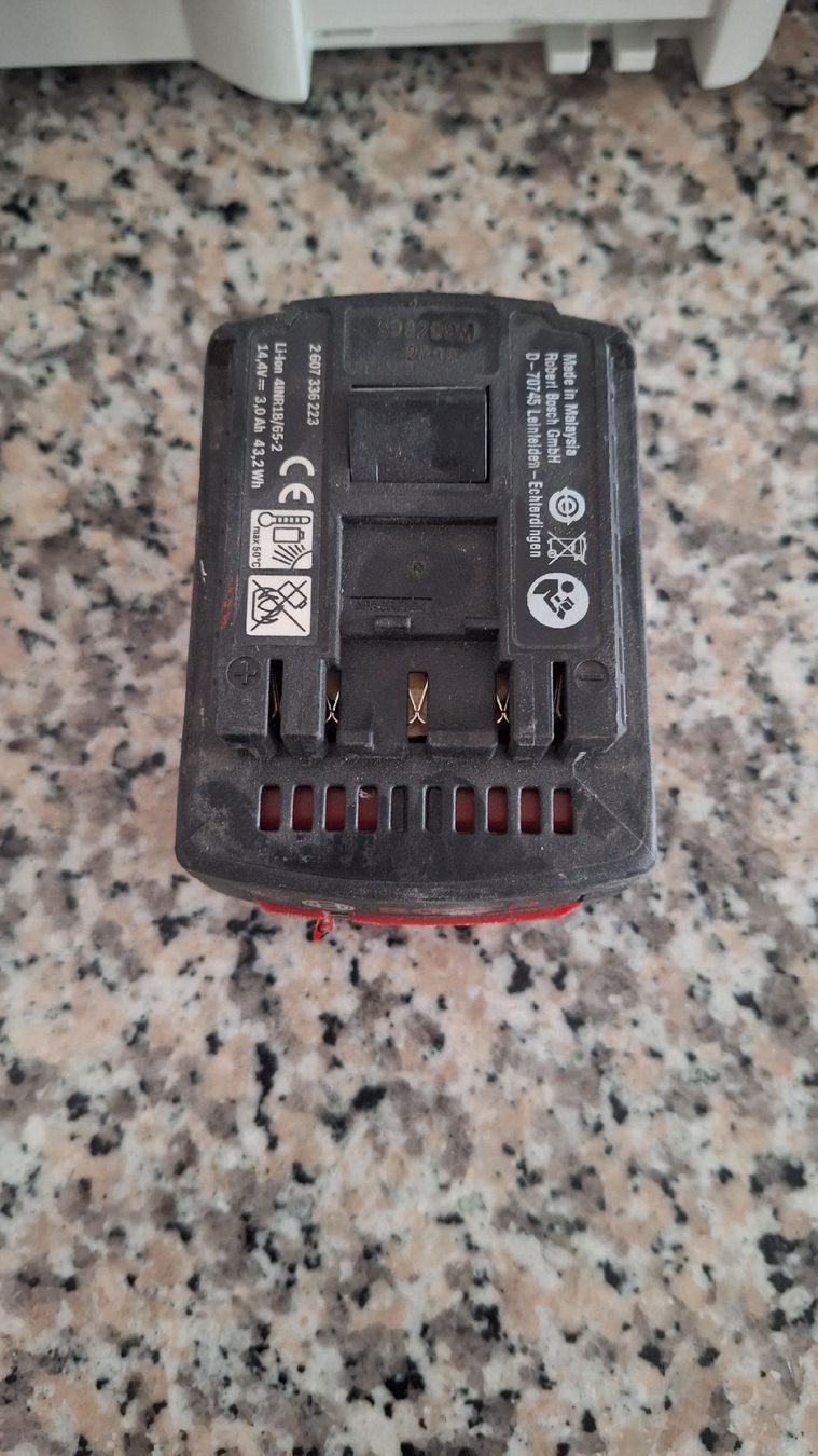 Bosch Akkus & Batterien: Bosch Akku 14.4 V/ 3.0 Ah – Gebraucht aus Wanzwil von chlinih93 2