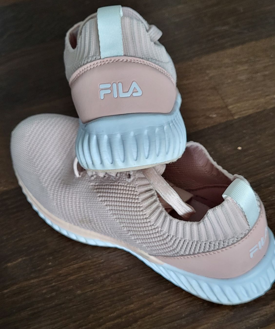 Fila Damenschuhe: Sneakers Fila 36/37 – Gebraucht aus Unterseen von rej_lnk9 4