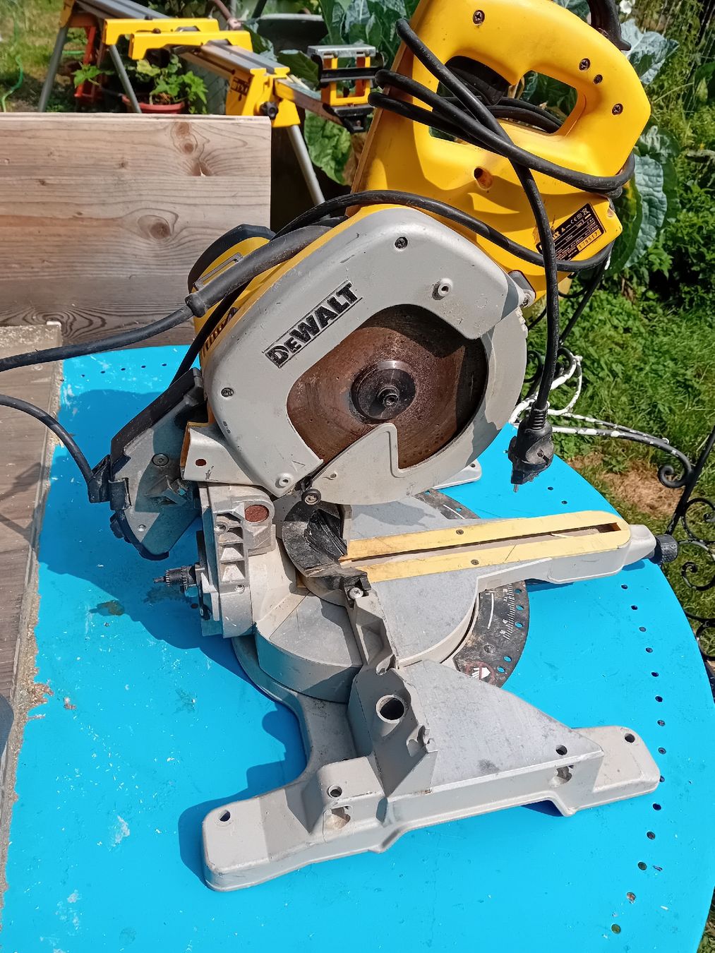 Dewalt Seghe: Kappsäge DEWALT DW707 gebraucht – Usato da Horgen venduto da von_g7nl 2