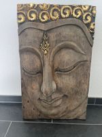 Holzmaske Buddha mit Goldapplikationen Dekoration Wandobjekt