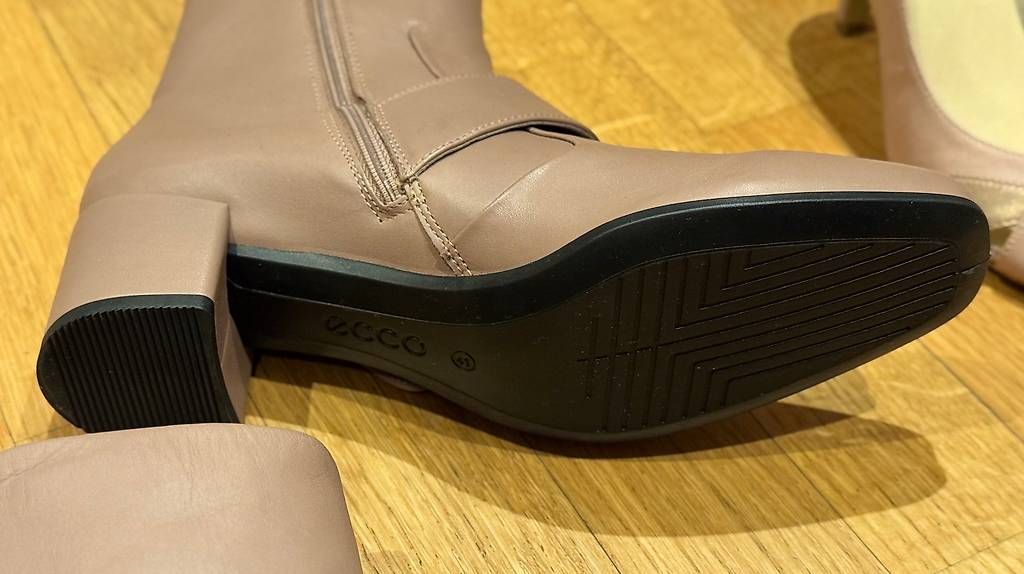 Scarpe da donna: Absolut top neue ecco Damenstiefel Grösse 41 – Usato da Matten b. Interl venduto da atc_p2hb 1