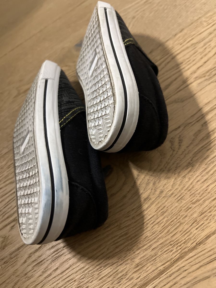 Schuhe für Jungen: HausSchuhe oder leichte Strassenschuhe Gr 27 – Gebraucht aus Oensingen von katepe 2