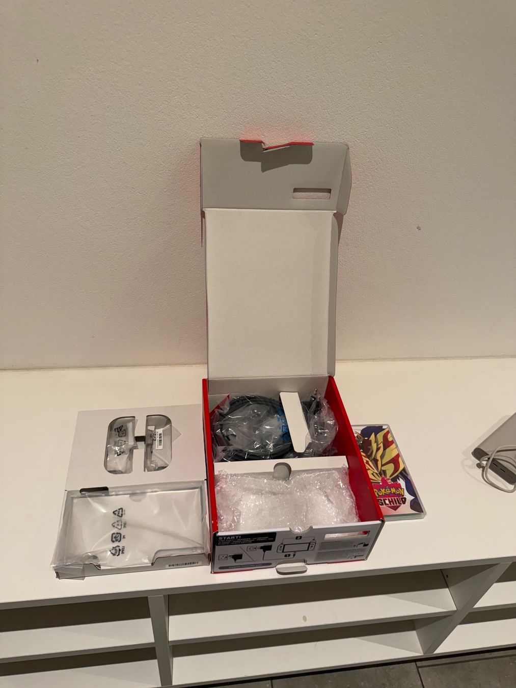 Nintendo Consoles: Nintendo Switch inkl Spiel – D'occasion à Küssnacht am Rigi par kuma479 3