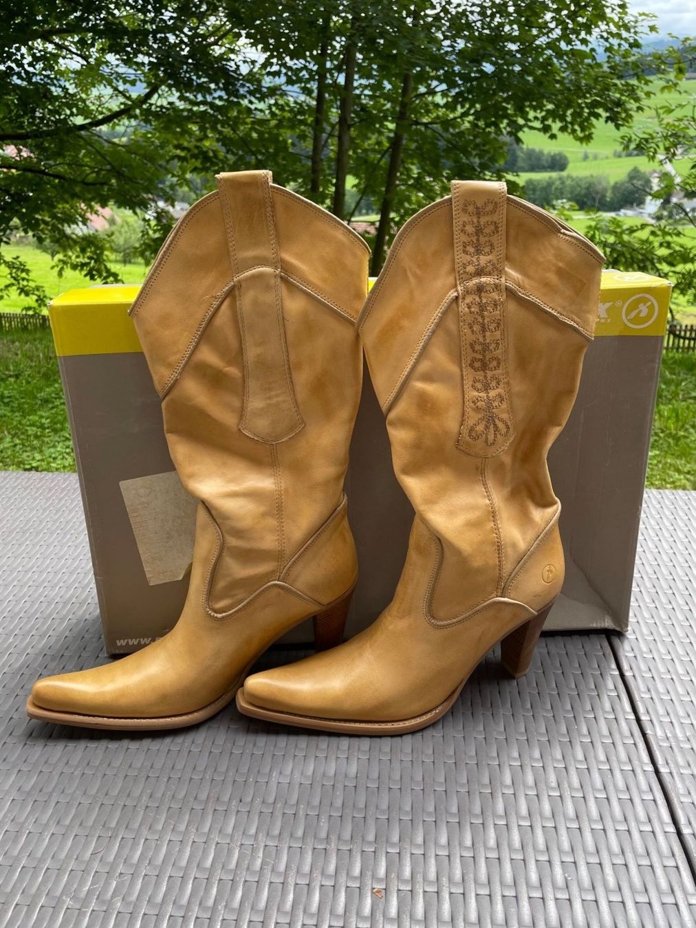 Damenschuhe: BRONX Cowboystiefel Gr. 38 – Neu und originalverpackt aus Thal von Shiivaya