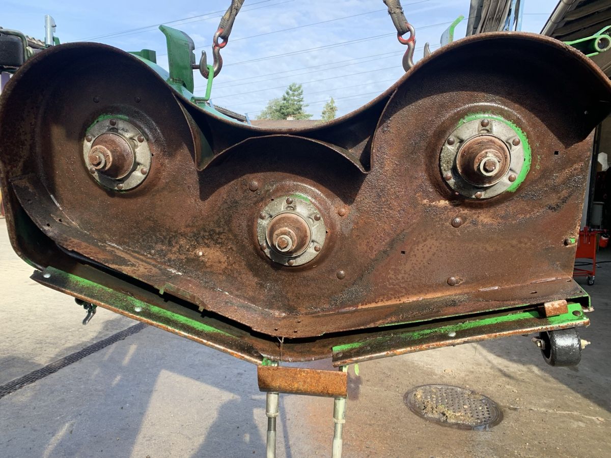 John Deere Trattori: John Deere Grasaufnahme System – Usato da Schwarzenbach SG venduto da bsw9536 2