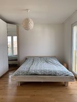 Edles Holzrahmen Bett 160cm inkl. Lattenrost und Matratze