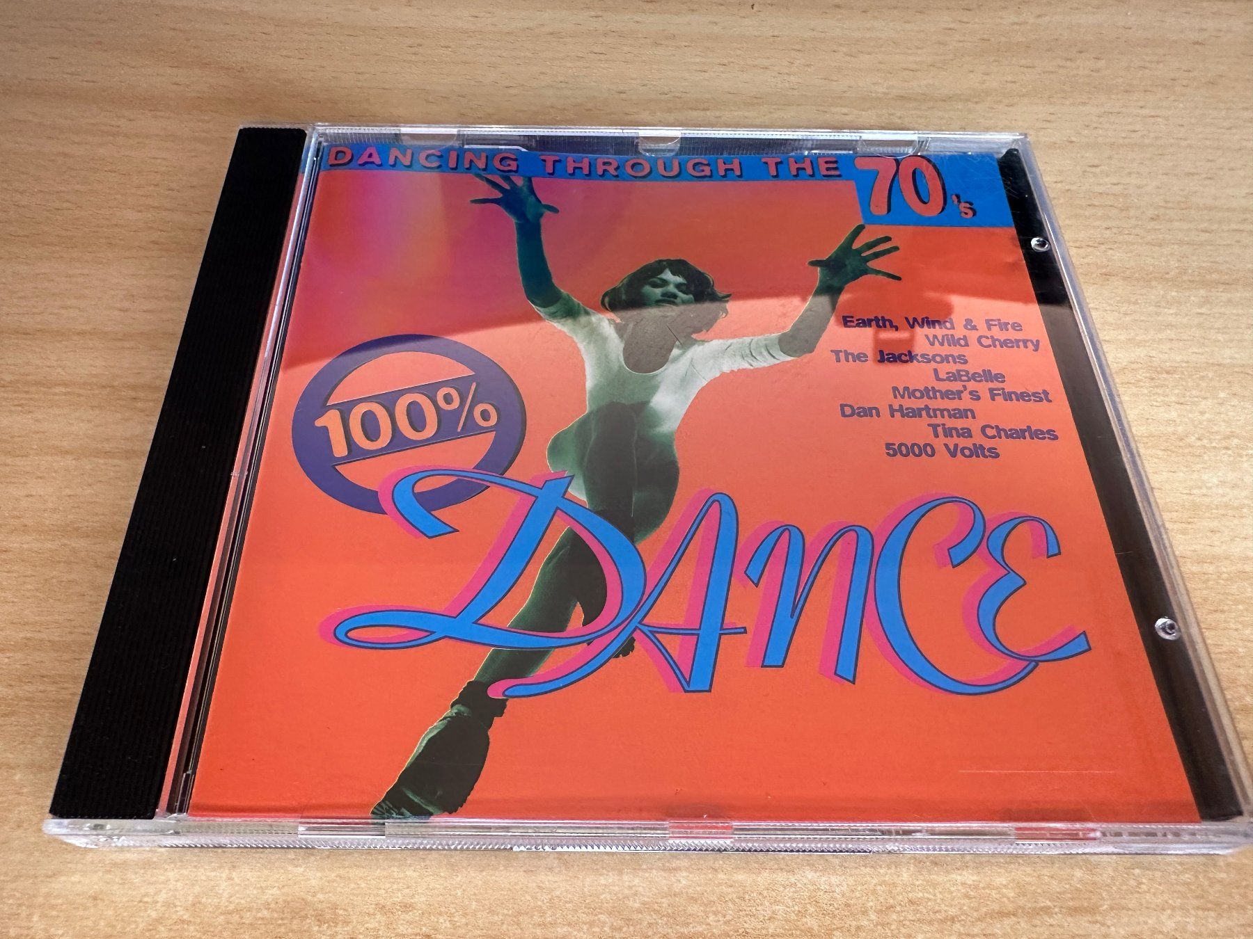 CD: F6 Various - Dancing Through the 70s – Usato da Rikon im Tösstal venduto da Alpenmutz