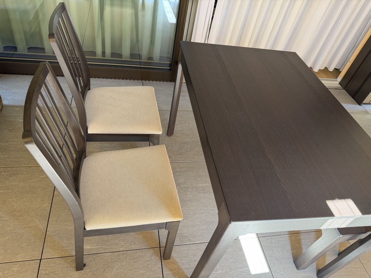 Ikea Set di tavolo e panche: Ausziehtisch mit 2 Stühlen und Sitzbank – Usato da Richterswil venduto da ale_ym9l 6