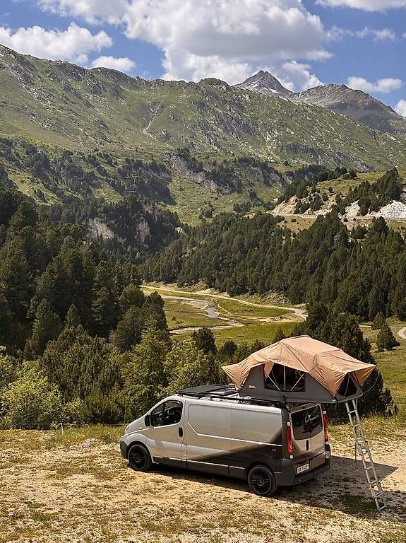 Camping Fahrzeuge: Renault Trafic Camper 2.0 dCi 115 PS | Reisefertig – Gebraucht aus Flims Waldhaus von ph86