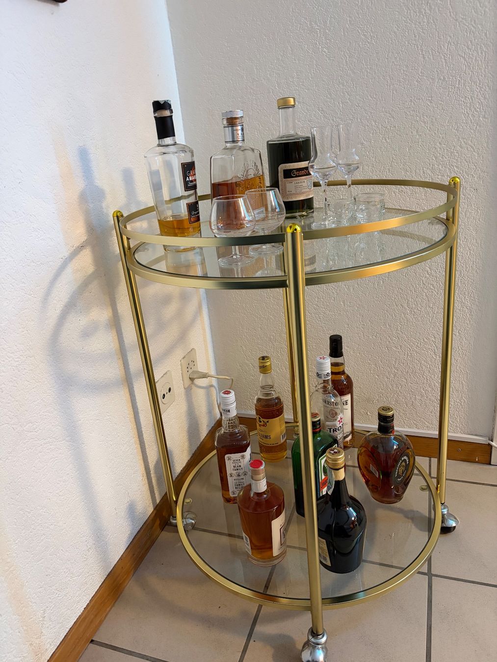 Servierwagen: Edler Barwagen /Servierwagen Goldfarbig, – Gebraucht aus Zäziwil von Emlea 3