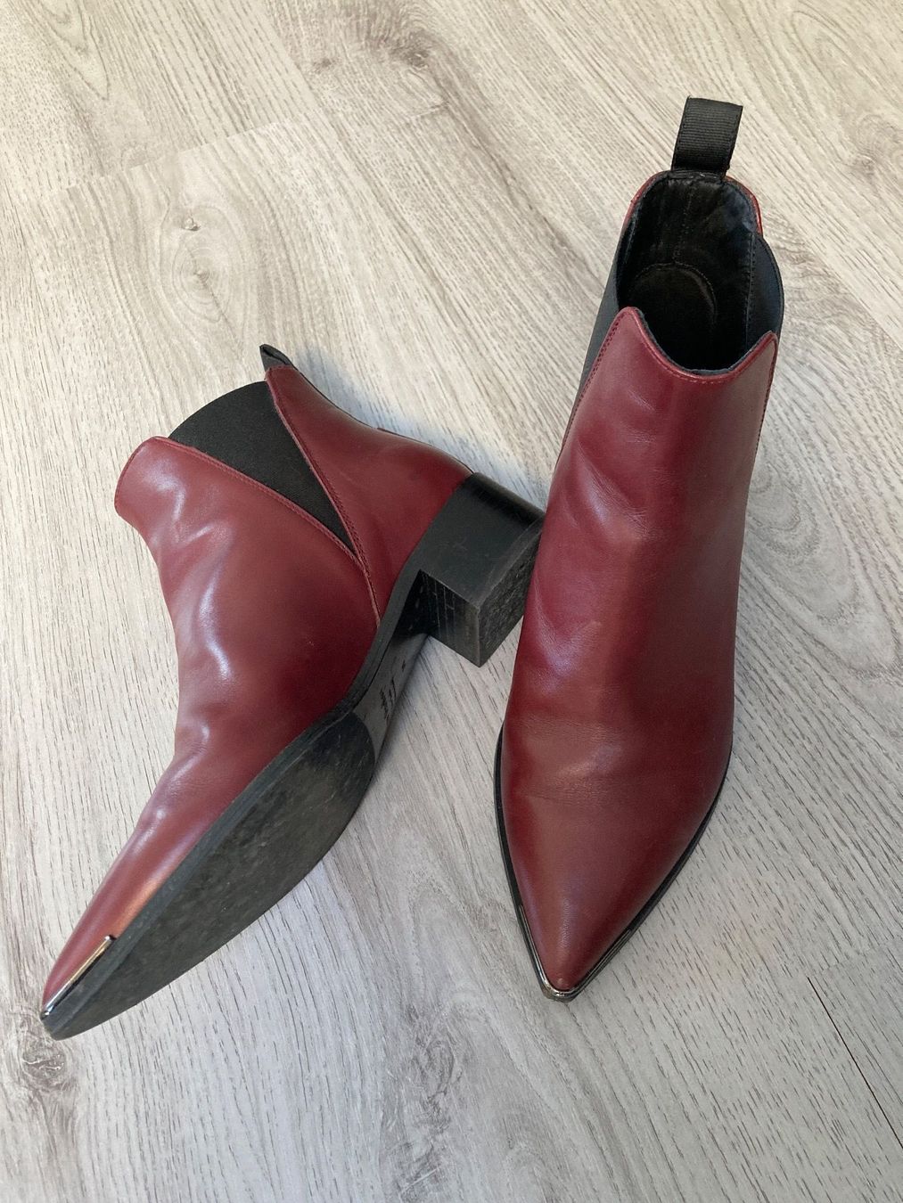 Acne Studios Scarpe da donna: Acne Jensen 36 dunkelrot Acne Studios – Usato da Recherswil venduto da Cherryblossom79