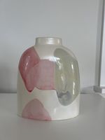 Farbige Keramikvase, schöne Form