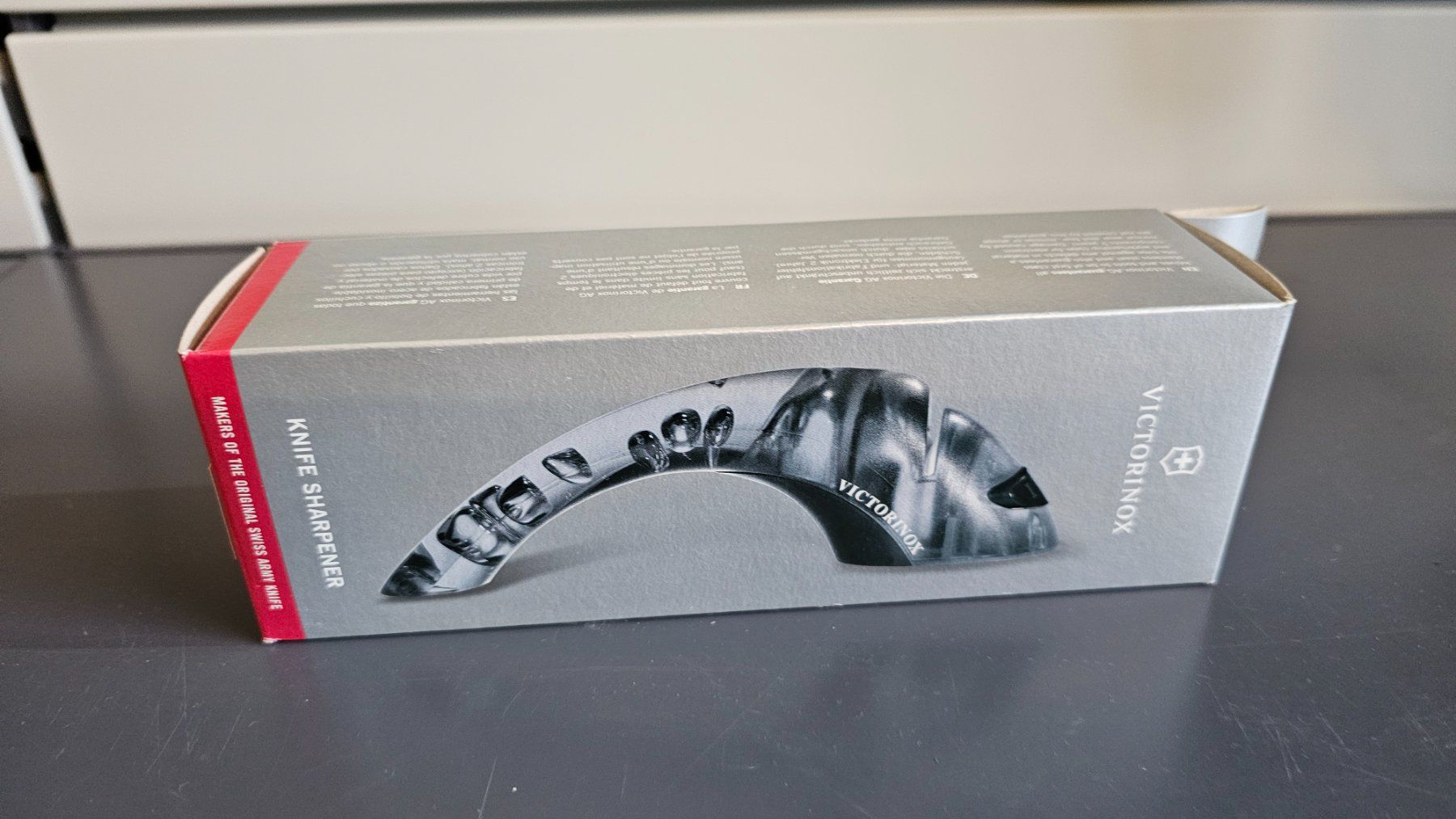 Elettrodomestici da cucina: Victorinox Messerschärfer mit Keramikrollen – Nuovo e nell'imballaggio originale da Koppigen venduto da Bracher_Mail-House 1