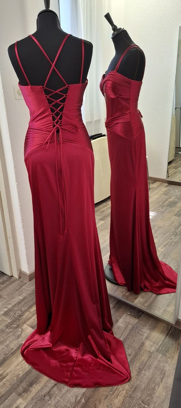 Robes: Abendkleid rot  – Neuf (Voir description) à Uster par VMT. 5
