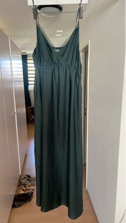 NAF NAF Maxikleid dunkelgrün mit Spitze Grösse 42 