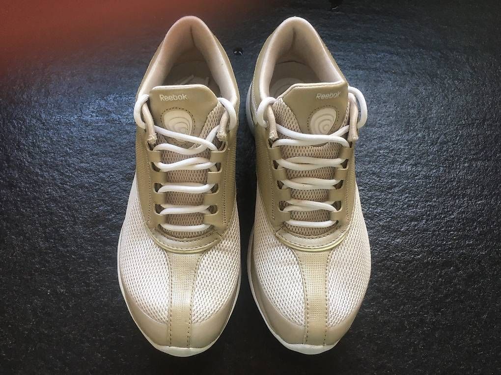 Scarpe da donna: Reebok Easy Town, Gr. 37 – Usato da Lyss venduto da stubenwagen