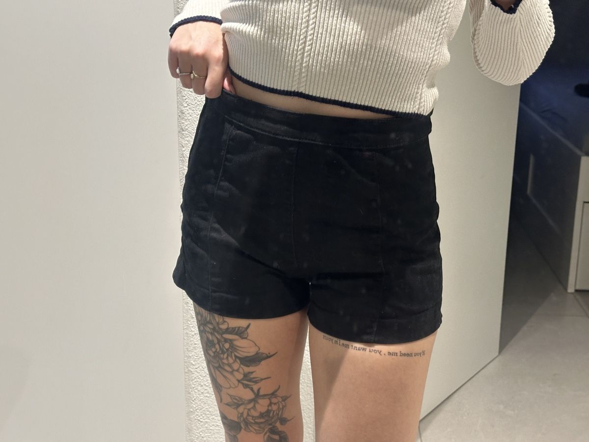 H&M Pantaloni: H&M Shorts, Grösse 38 – Nuovo (secondo la descrizione) da Ottenbach venduto da Irinaberther