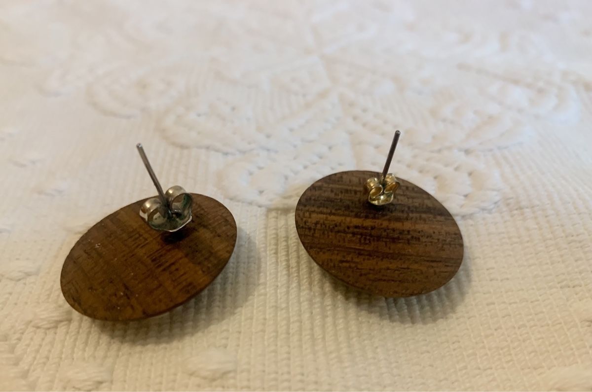 Ohrringe & -stecker: Vintage Holzohrringe – Gebraucht aus Zürich von p_q7q_nichtraucher 1