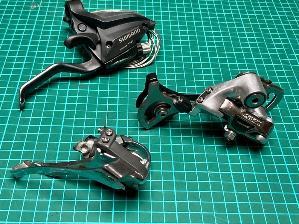 Levier De Vitesses Shimano STX Alivio ST-MC30 Droit 7V - NOS (Neuf En Boîte) - Pièce Vélo Rétro