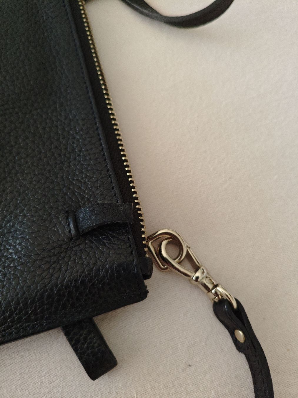Massimo Dutti Borse da donna: Pochette en cuir noir Massimo Dutti – Difettoso da Basel venduto da aras7 3