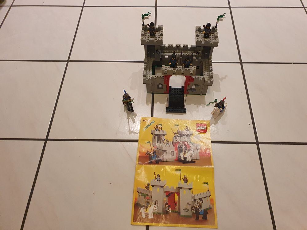 Lego 6073 Ritter / Burg 1984 (Gebraucht) in Schattdorf für CHF 79 – mit ...