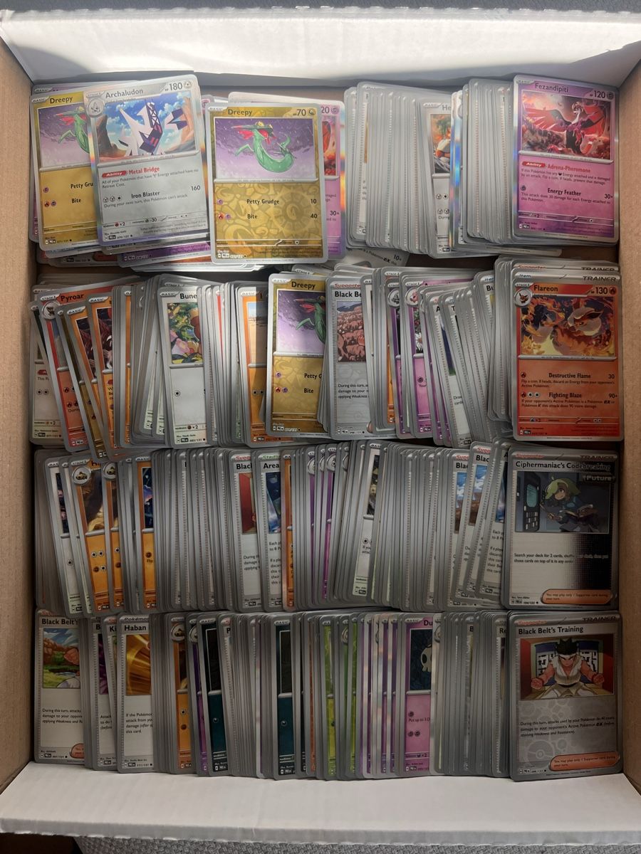 Pokémon Cartes à collectionner: Pokemon PRE Prismatic Evolution Bulk, 500+ Karten, 100+rever – D'occasion à Zollikon par inf_l5jd