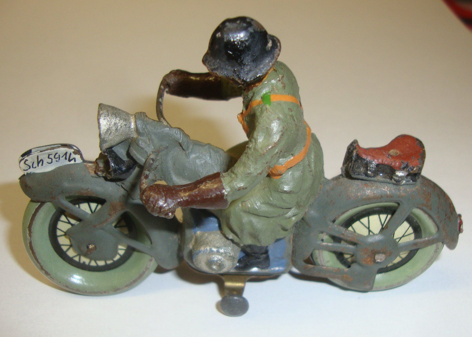 Statuette: Motorradfahrer 2.WK, Soldat, Elastolin? und Blech Kradfahrer – Usato da Winterthur venduto da halle07