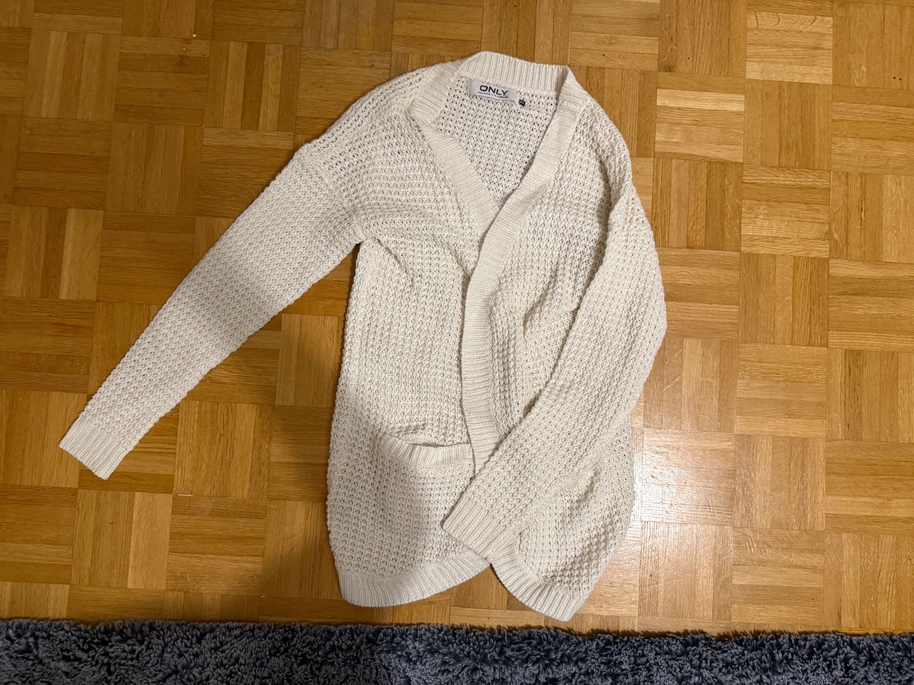 Only Jacken: Cardigan – Gebraucht aus Dübendorf von sof_y5dt
