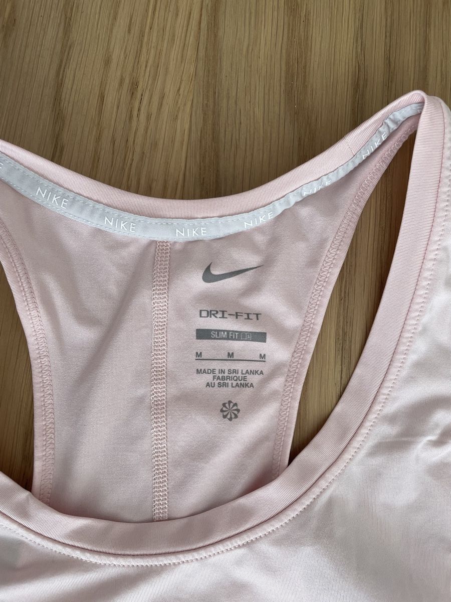 Nike Top: Nike Top rosa, Gr. M – Usato da Wichtrach venduto da estrella03 1