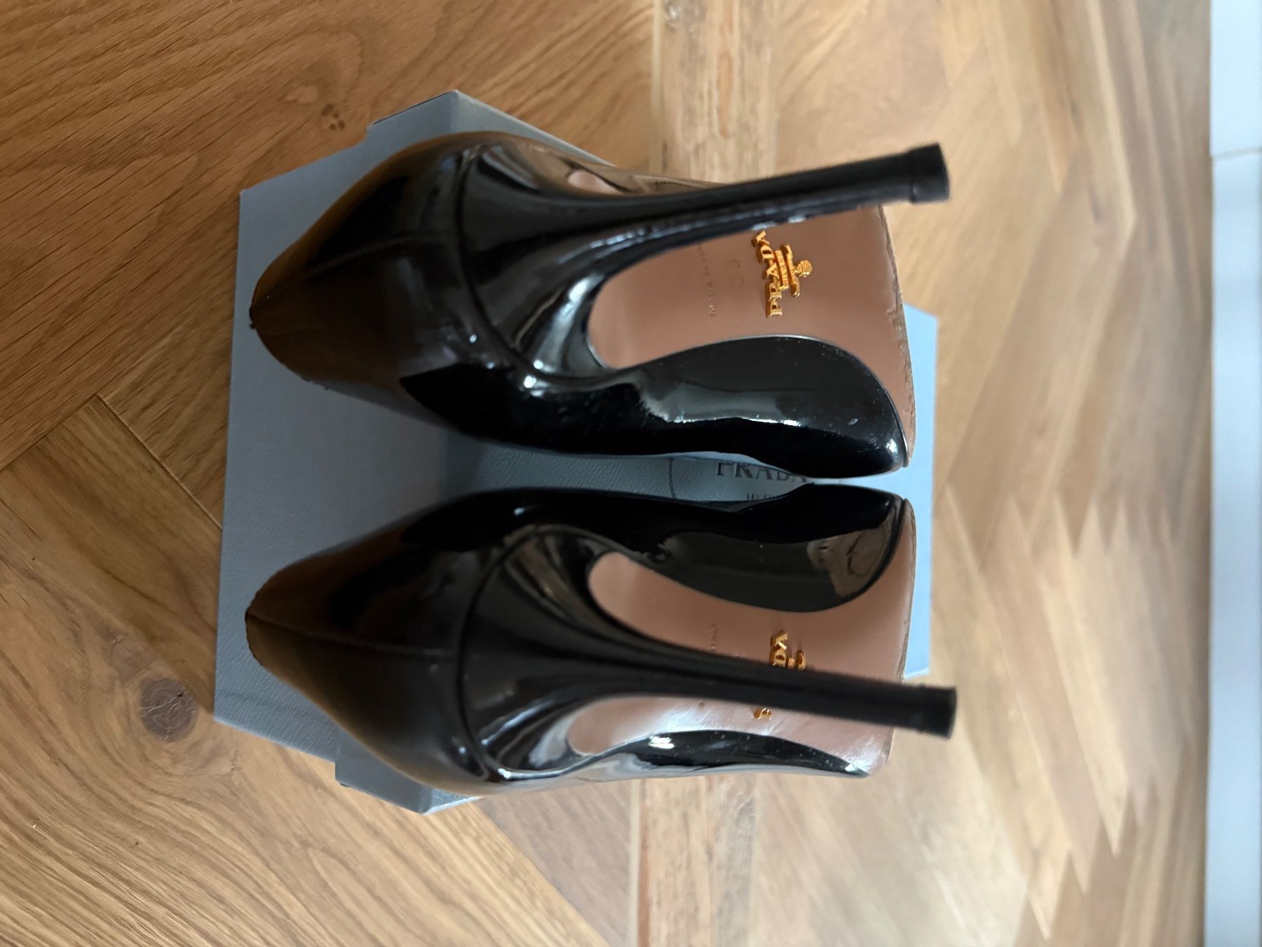 Prada Scarpe da donna: Prada Lack Pumps, Schwarz, Grösse 38 – Usato da Horgen venduto da tsp_qr5b 2