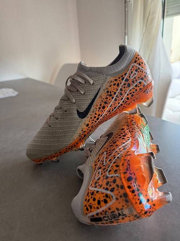 Nike Herrenschuhe: Chaussures de foot Nike – Gebraucht aus Morges von sic_jns2