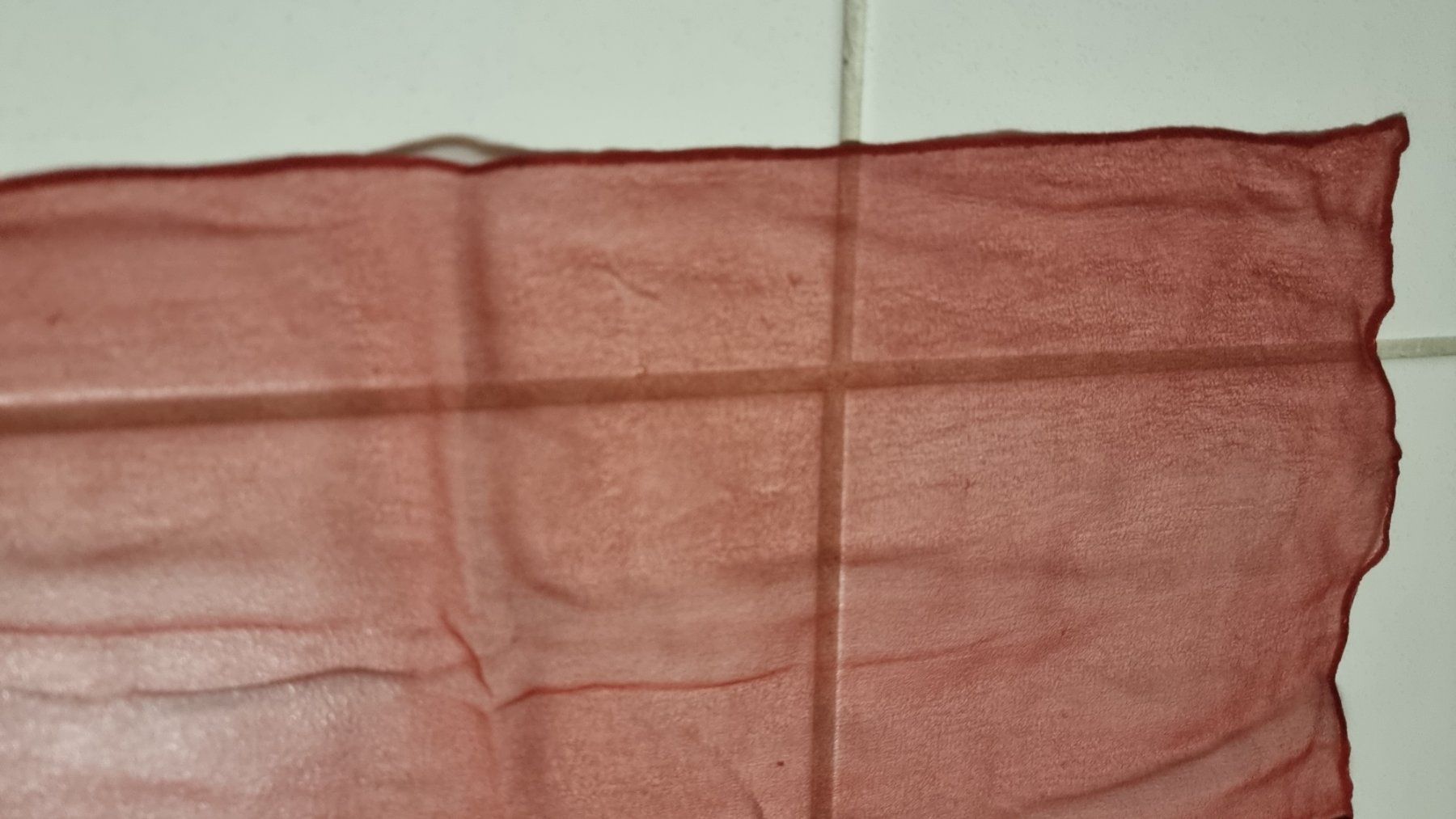 Foulards, Tücher & Schals: Schicker Seidenschal, rot, transparent, Herbst-Look – Gebraucht aus Wald ZH von CapLux 5