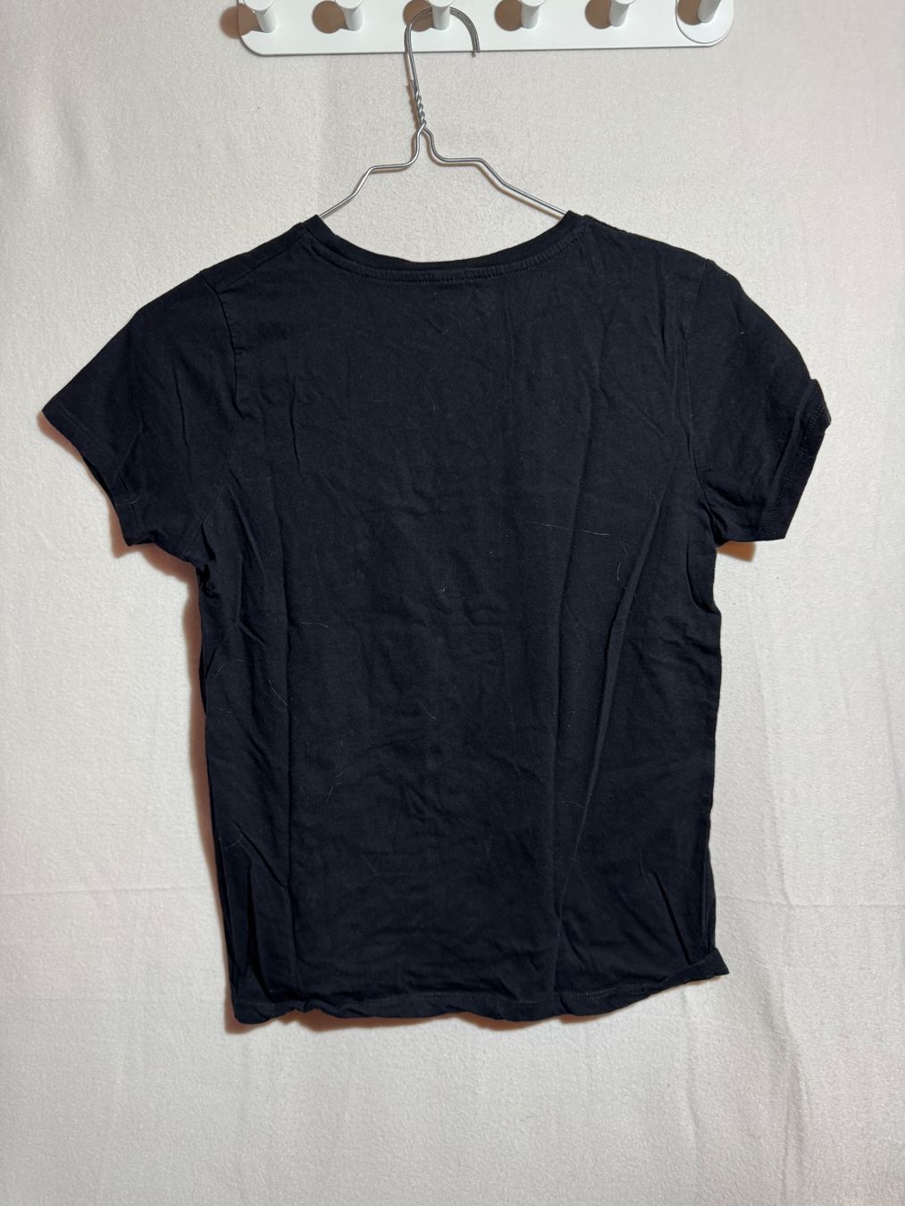 T-shirt: Schwarzes Shirt von B&C Collection – Usato da Grosswangen venduto da SALE_SALE_SALE 4