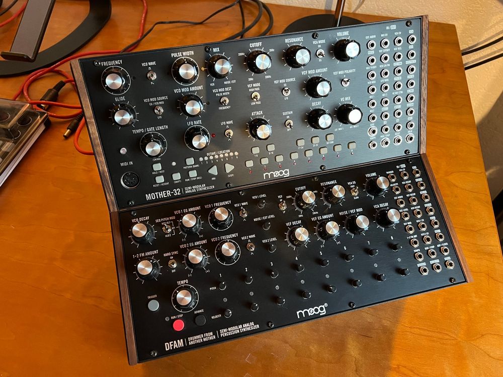 Moog Dfam And Mother 32 Analog Synthezizer Duo Semi Modular Kaufen Auf Ricardo 5710