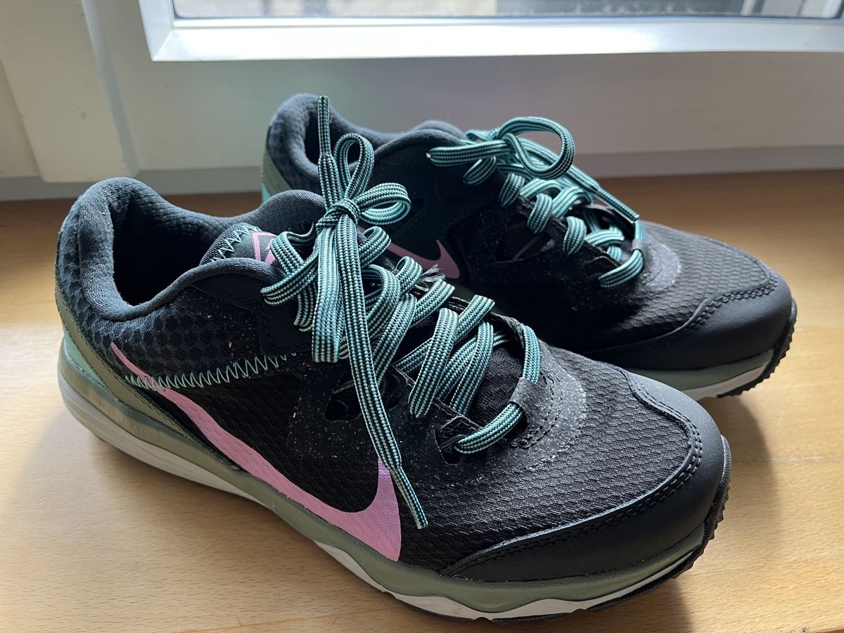 Nike Scarpe da donna: Nike trail schuhe gr. 37.5 – Nuovo (secondo la descrizione) da Zürich venduto da Sel_777