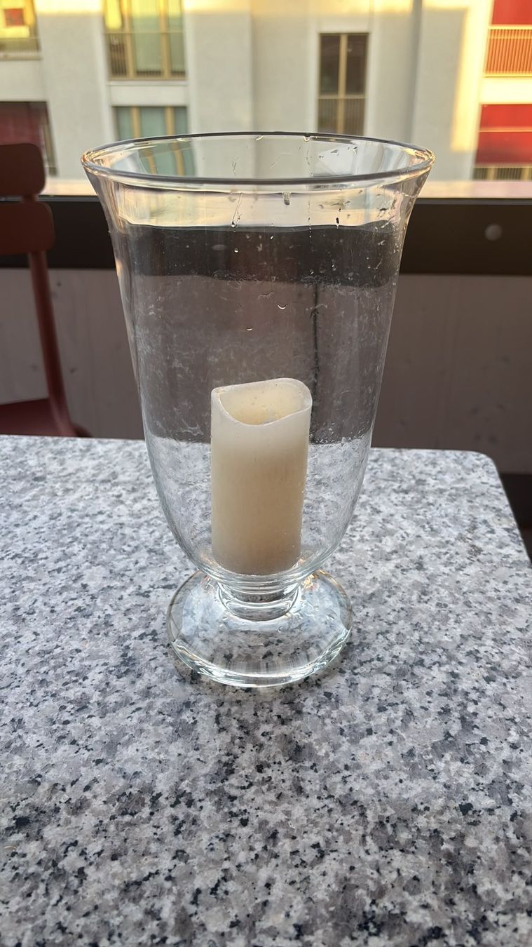 Tutte le decorazioni: Windlicht Glas mit Kerze Durchmesser ca. 17cm H 25cm – Usato da Luzern venduto da son_npf7 1