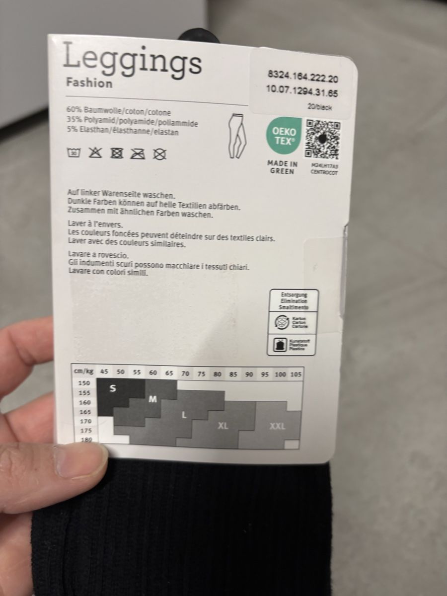 Leggings: Leggings noirs opaque taille M neuf – Nuovo (secondo la descrizione) da Salvenach venduto da gwenwywar 1