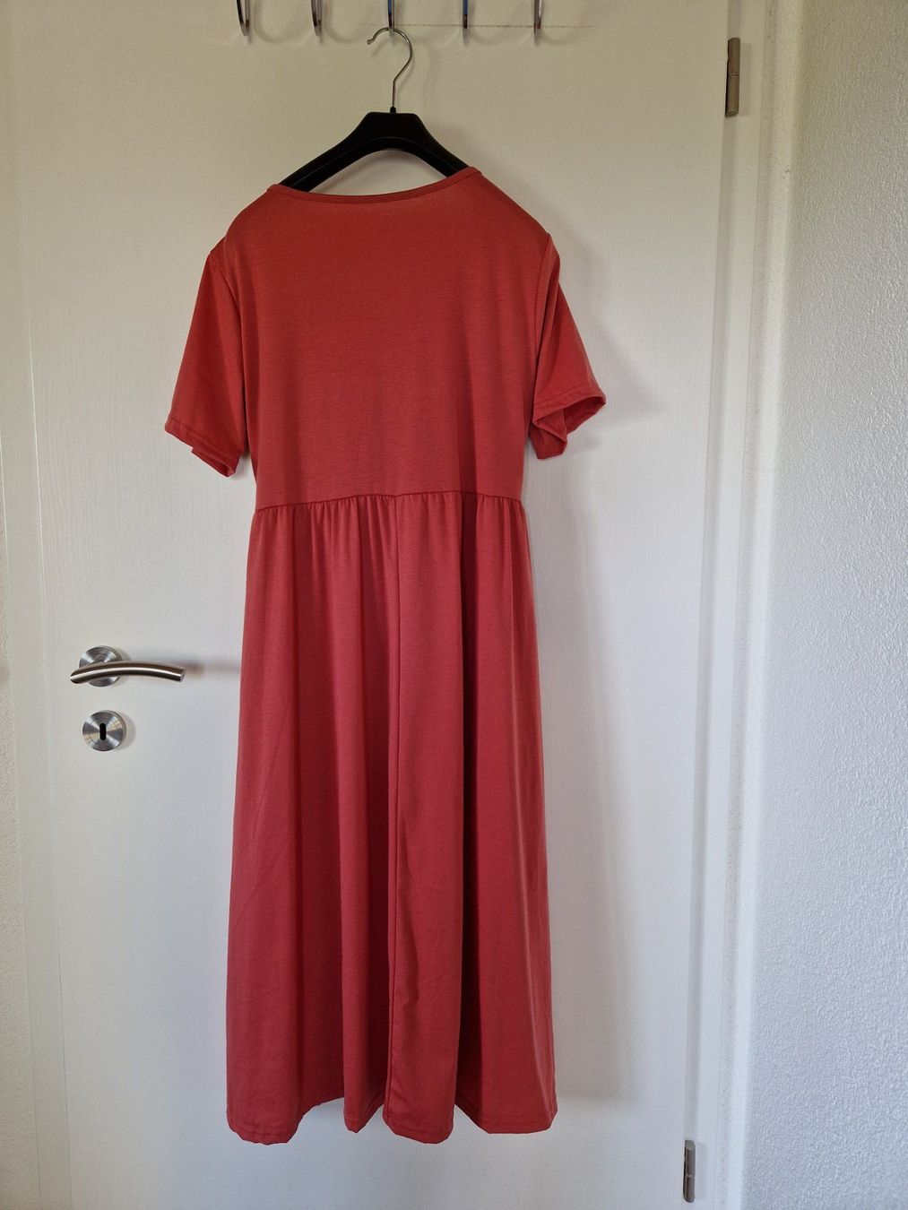Vestiti: Elegantes Kleid – Nuovo (secondo la descrizione) da Hombrechtikon venduto da Vre_l9t8 1