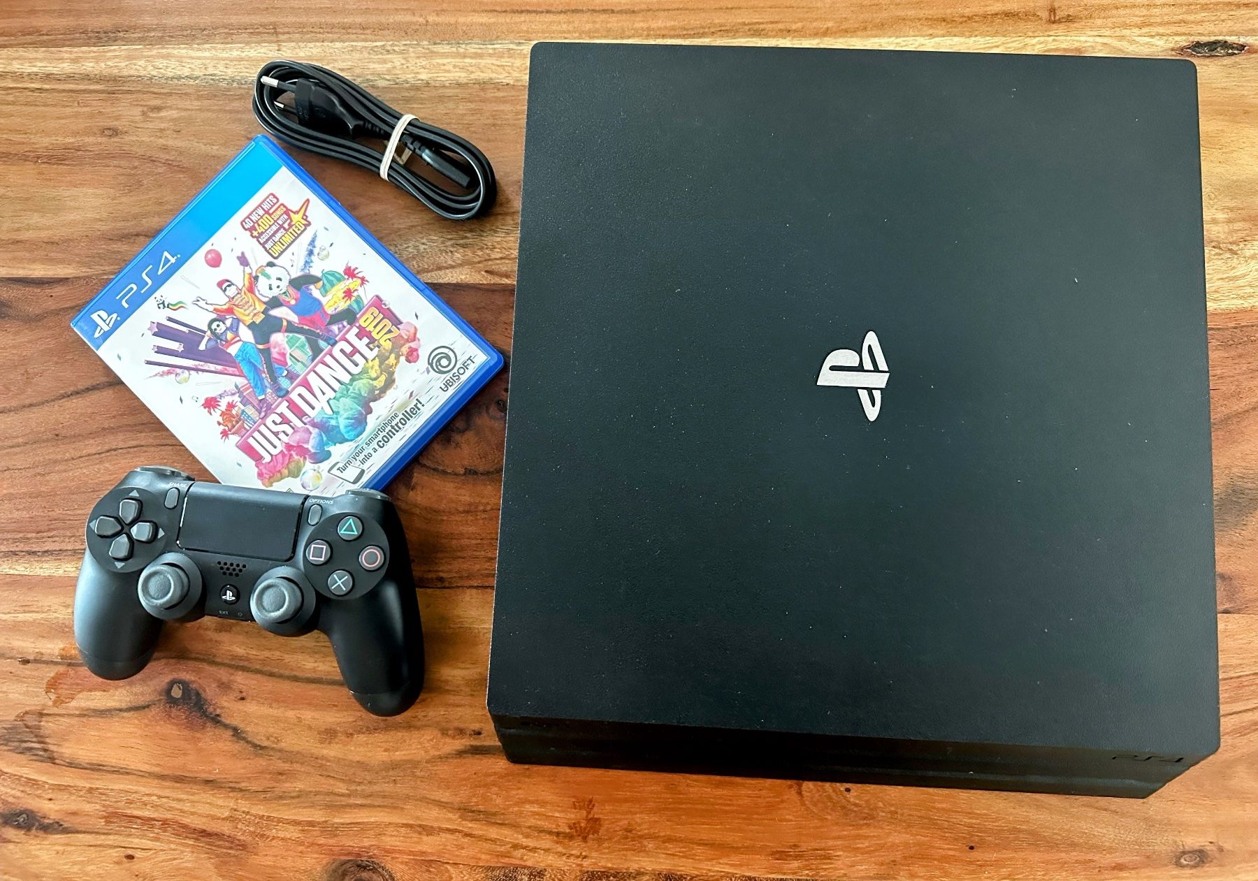 Sony Console: PlayStation 4 Pro 1TB – Usato da Zizers venduto da fvd