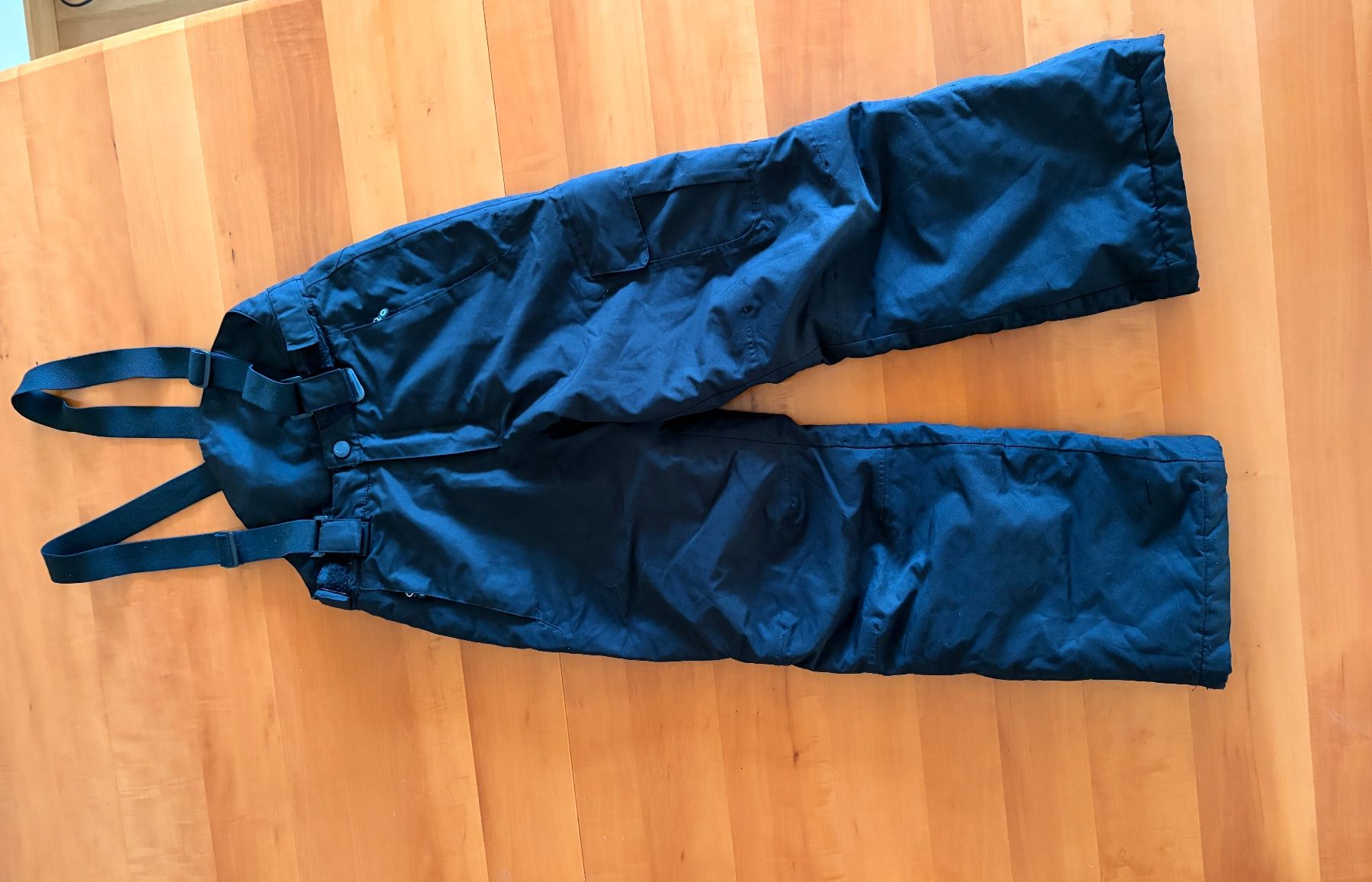 Pantaloni: Skihose Gr 140 schwarz – Usato da Cham venduto da CarmenBu
