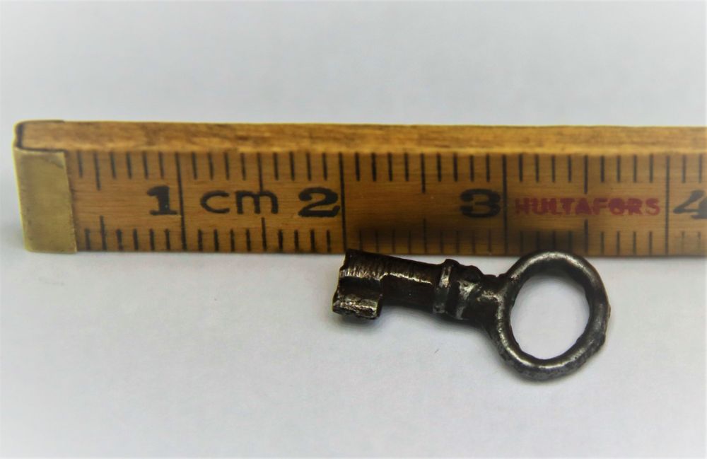 Sehr alter, kleiner Schlüssel, ca. 15 mm gross