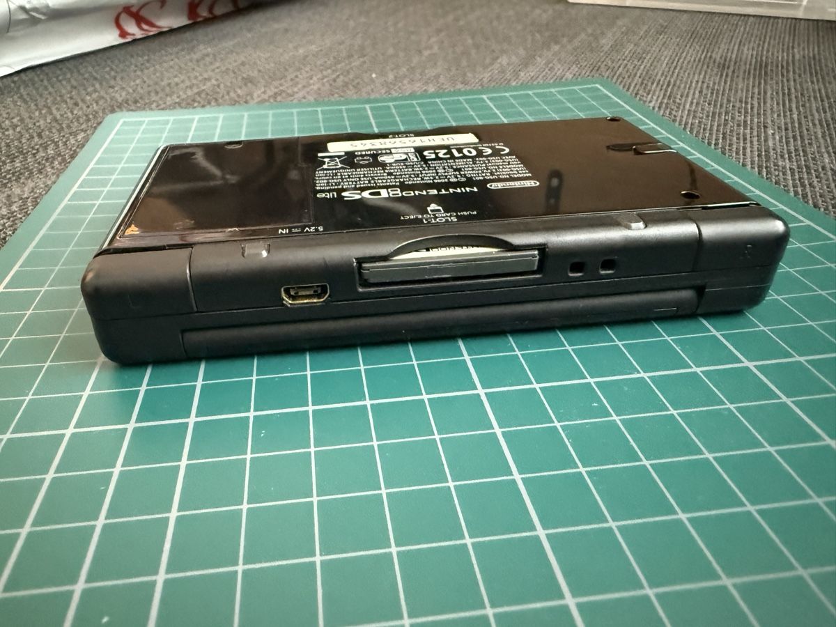 Nintendo Console: Nintendo DS Lite Schwarz mit 2 Spielen – Usato da Dottikon venduto da bend 8