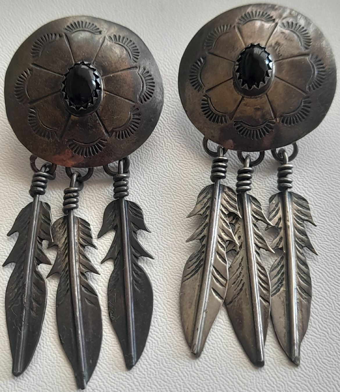 Orecchini pendenti & Orecchini a lobo: B.O en argent 925,et Onyx  – Usato da Lausanne venduto da Glam-Luxe