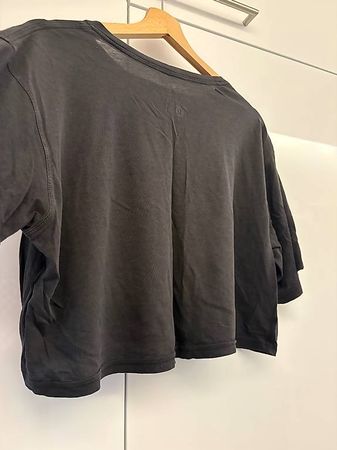 Lululemon Cropped Shirt