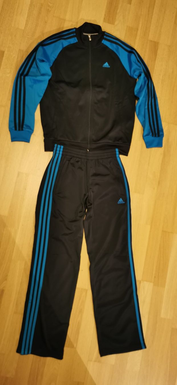 Adidas Completi: Trainingsanzug Adidas schwarz-blau152 – Nuovo (secondo la descrizione) da Port venduto da Doppelmond