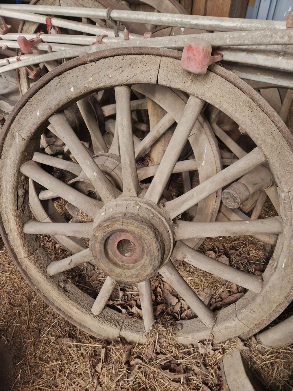 Pneus & Roues: Alte Wagenräder – D'occasion à Wichtrach par ritsch_01
