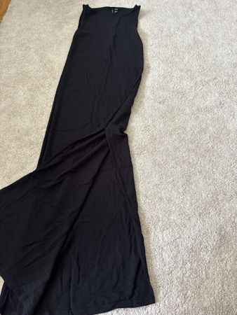 Maxi Kleid schwarz ärmellos Grösse S Mango