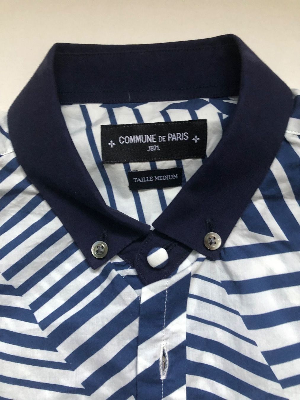 Camicie: Chemise COMMUNE de PARIS M – Nuovo e nell'imballaggio originale da Arnex-sur-Orbe venduto da cameleonfringant