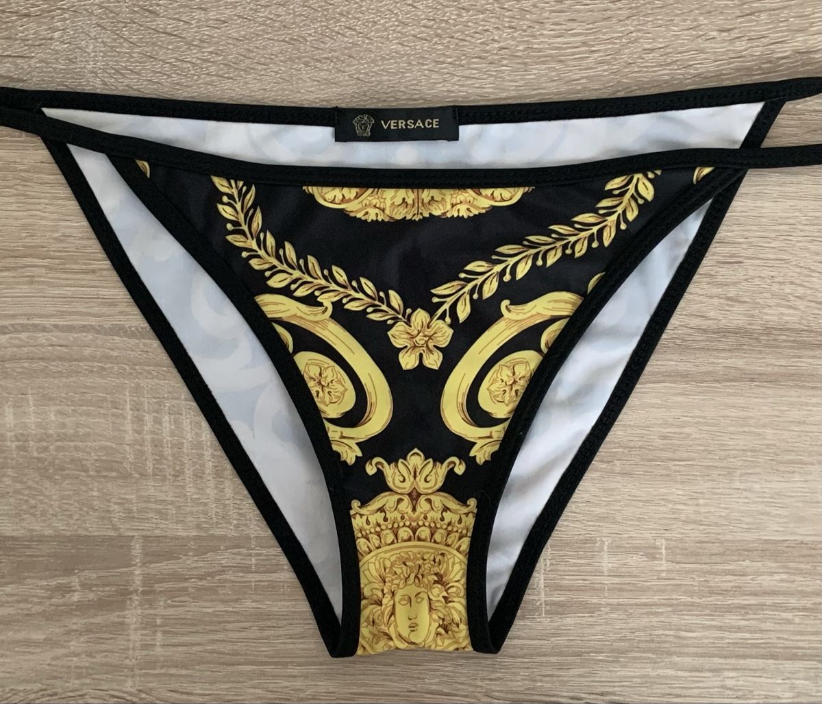 Versace Costumi da bagno & Bikini: Versace Designer Bikini Slip Sommer Bikinihose – Usato da Basel venduto da Fahrenheitcycling