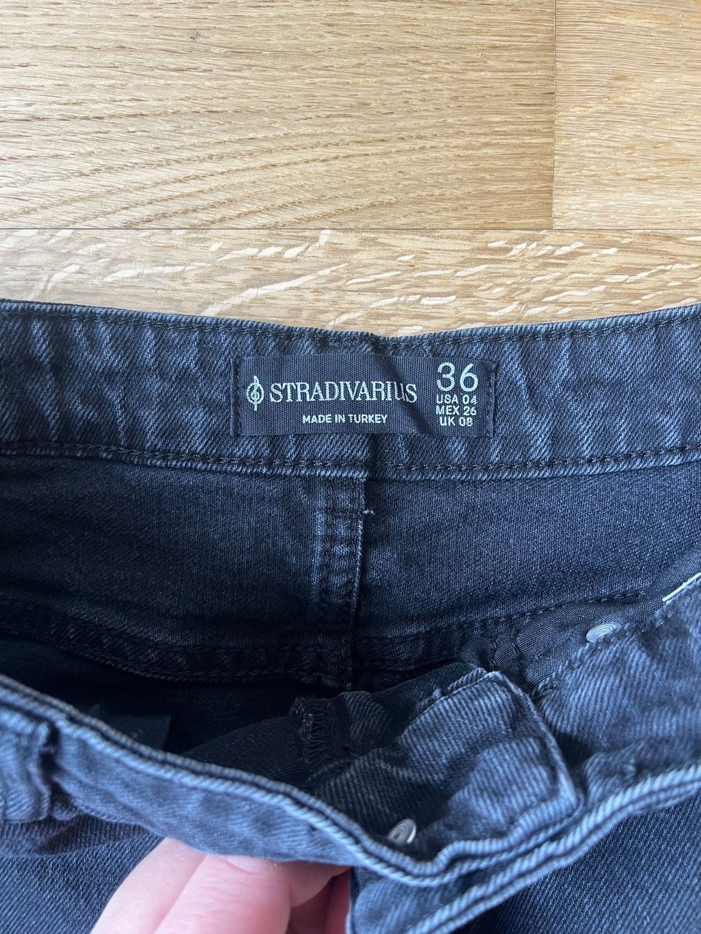 Stradivarius Gonne: Jupe longue en jeans noir – Usato da La Tour-de-Trême venduto da lol_85kj 1